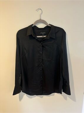 Banana Republic Black Long-Sleeve Button Down Shirt